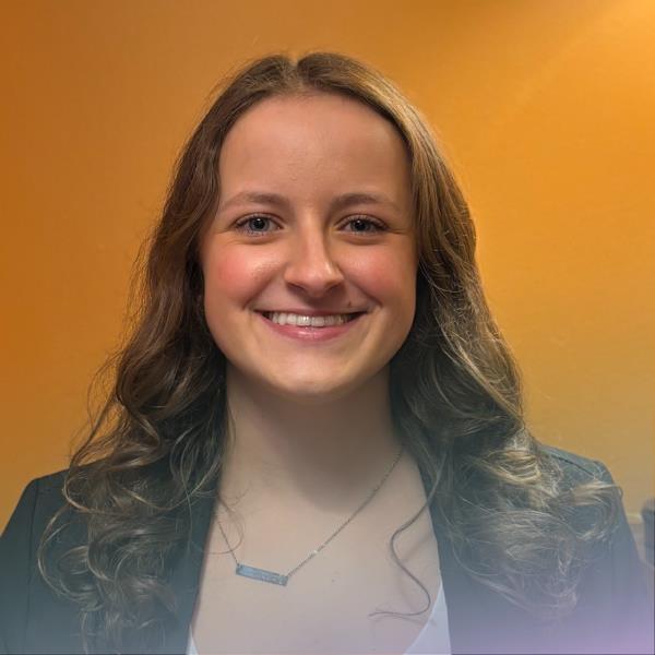 Megan Ciraco Headshot.